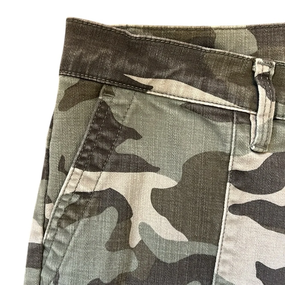J. Crew Vintage Straight Cargo Camo Pants High Rise Cropped Green Tan Size 28